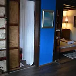 Atelier 9 - Art Mansard Studio