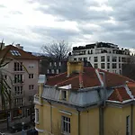 Atelier 9 - Art Mansard Studio